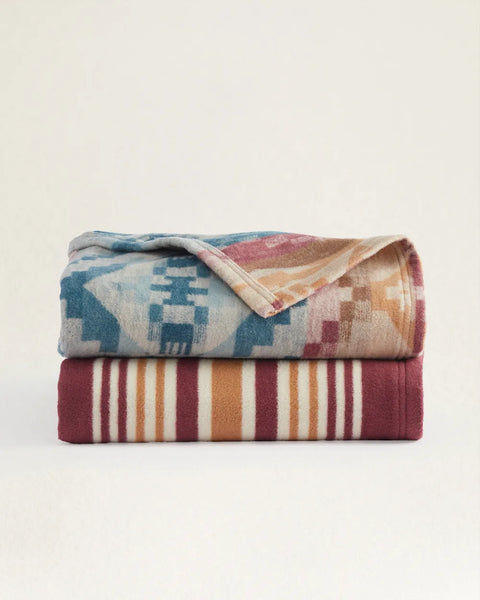 PENDLETON CARICO LAKE/STRIPE MARINE THROW GIFT PACK