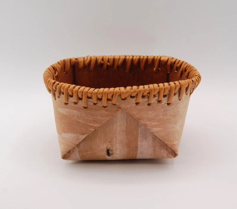 Chippewa Ojibwe Birch Bark Basket 6"