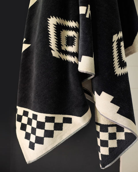 Pendleton Los Ojos Black Spa Towel