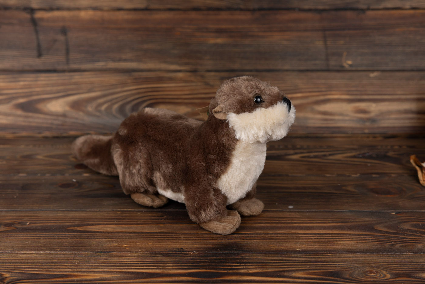 9" Stuffed Otter