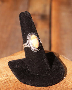 Oval Spiny Oyster Ring