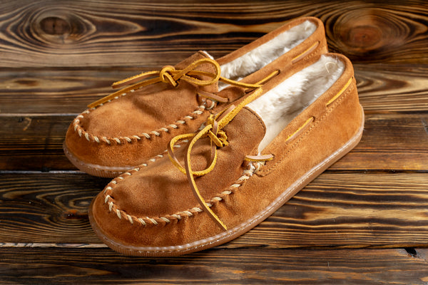 Minnetonka Pile Lined Hardsole Moccasin